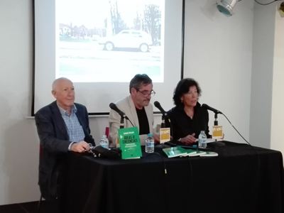 Andoni Unzalu presentando su libro en Bilbao